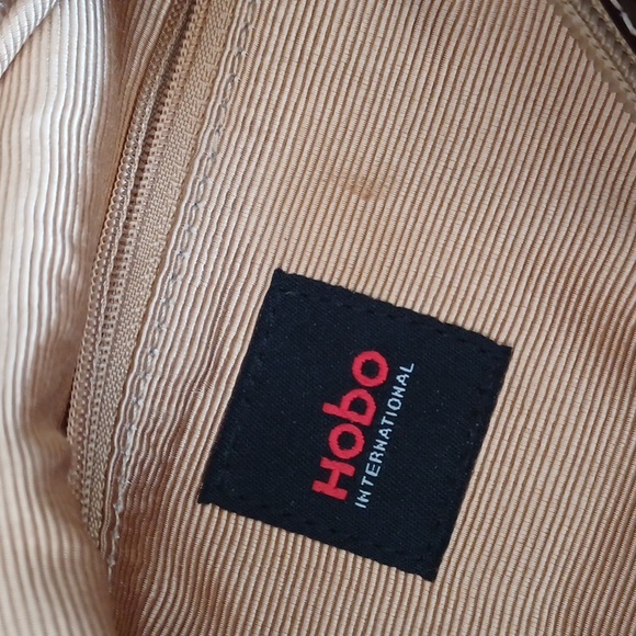 Hobo Medium Size Clutch - Picture 11 of 14